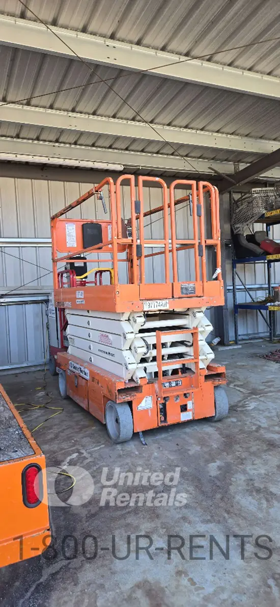 2017 Snorkel S4732E Scissor Lift