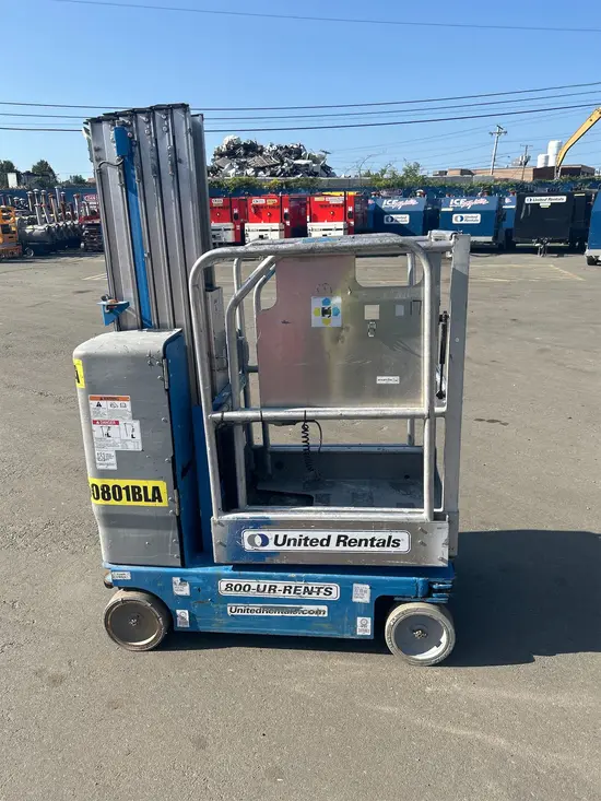 2017 Genie GR-20 Self-Propelled One-Person Lift