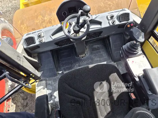 2021 BOMAG BW211D-5 Single Drum Roller