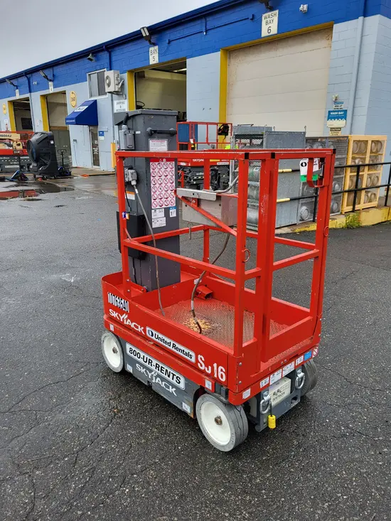 2018 Skyjack SJ16 Self-Propelled One-Person Lift