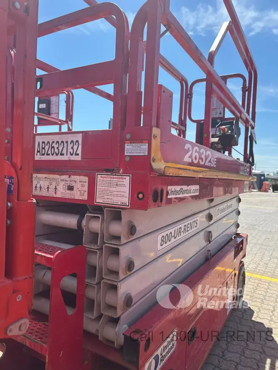 2017 MEC 2632SE Scissor Lift