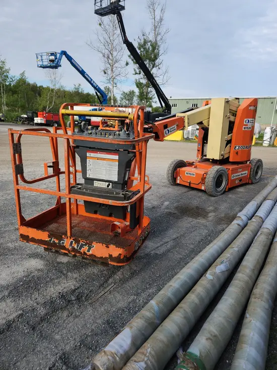 2018 JLG E300AJP Articulating Boom Lift
