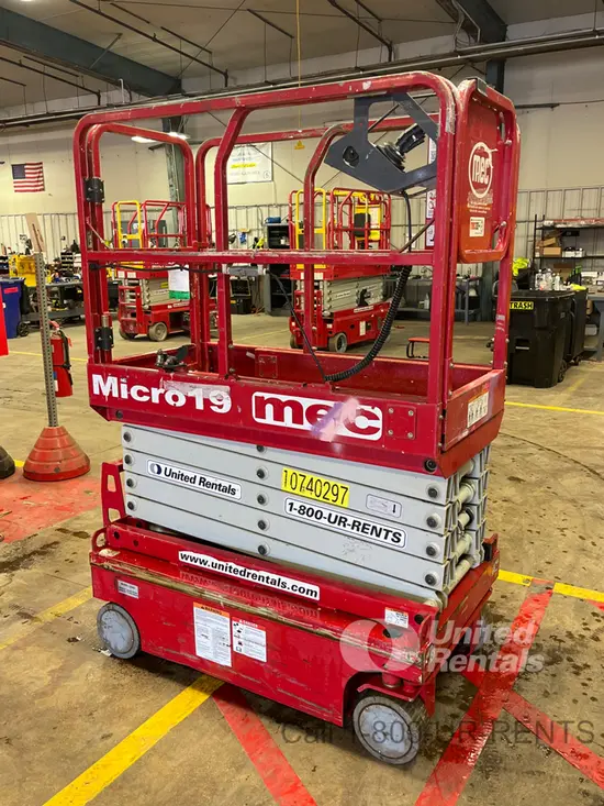 2018 MEC MICRO 19 Scissor Lift