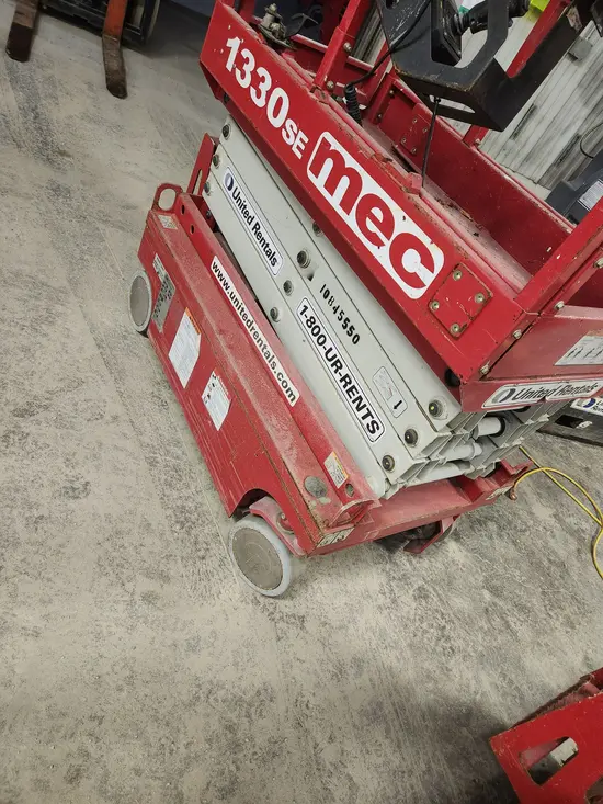 2018 MEC 1330SE Scissor Lift