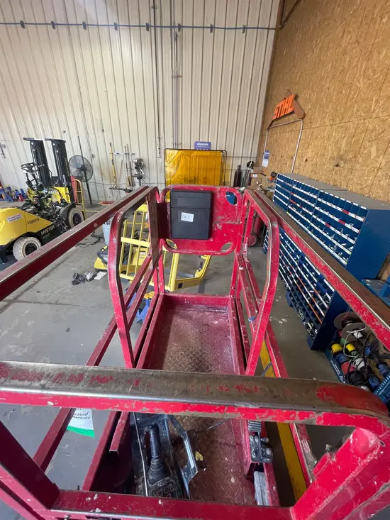 2018 MEC 1330SE Scissor Lift