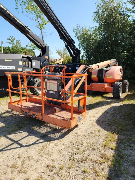 2013 JLG 600AJ Articulating Boom Lift