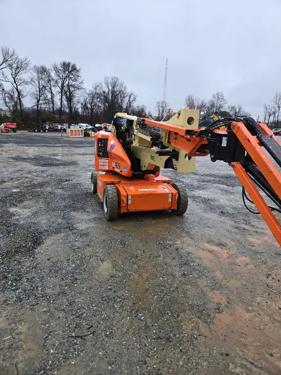2017 JLG E400AJPN Articulating Boom Lift
