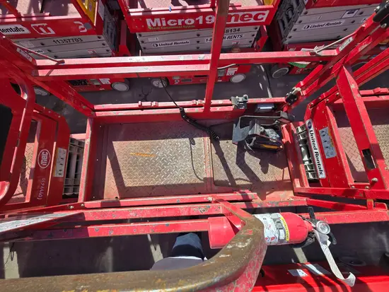 2018 MEC MICRO 19 Scissor Lift