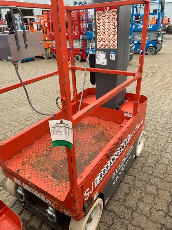 2017 Skyjack SJ12 Self-Propelled One-Person Lift