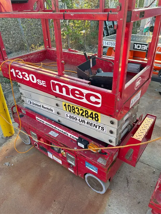 2018 MEC 1330SE Scissor Lift