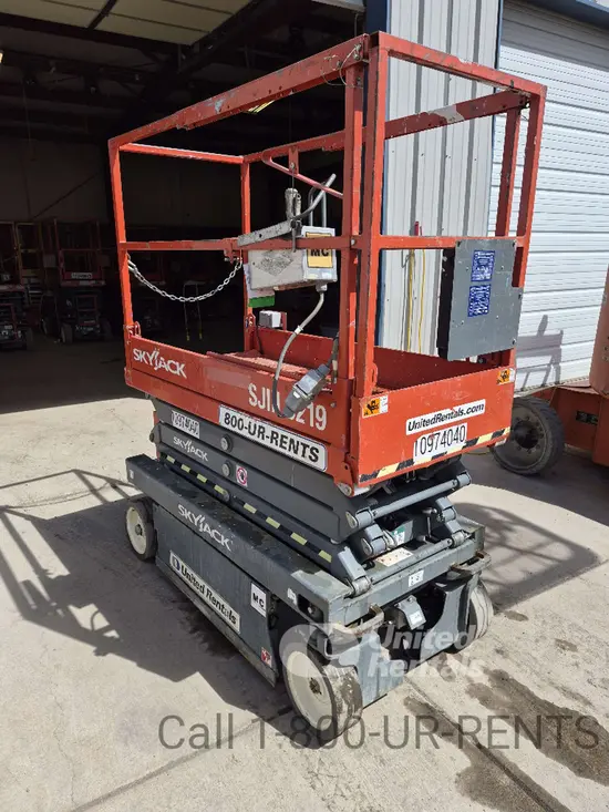 2018 MEC 1330SE Scissor Lift