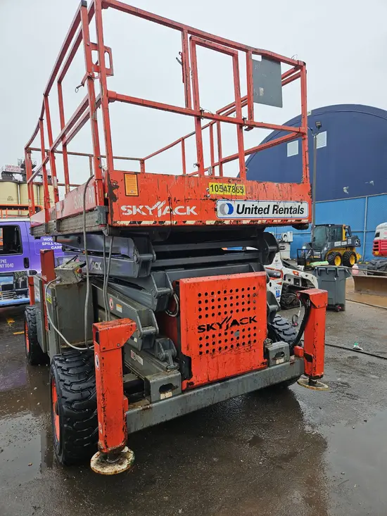 2016 Skyjack SJ8841RT Rough Terrain Scissor Lift