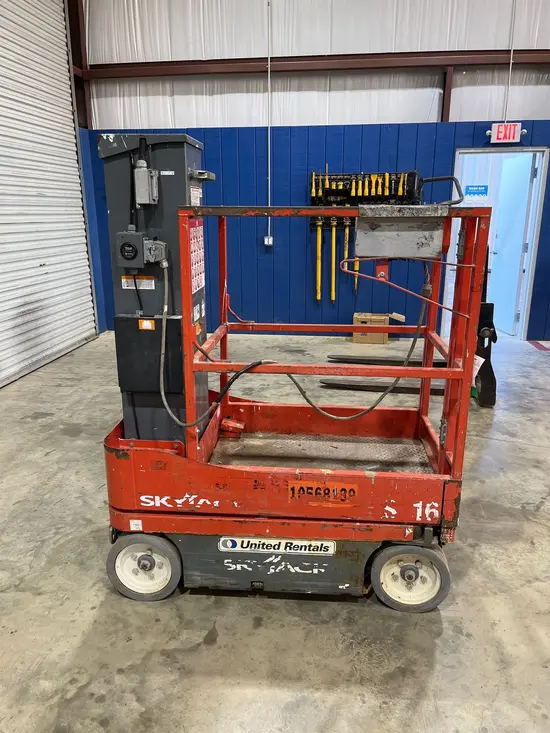 2017 Skyjack SJ16 Self-Propelled One-Person Lift