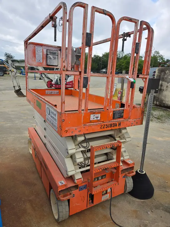 2019 Snorkel S4732E Scissor Lift