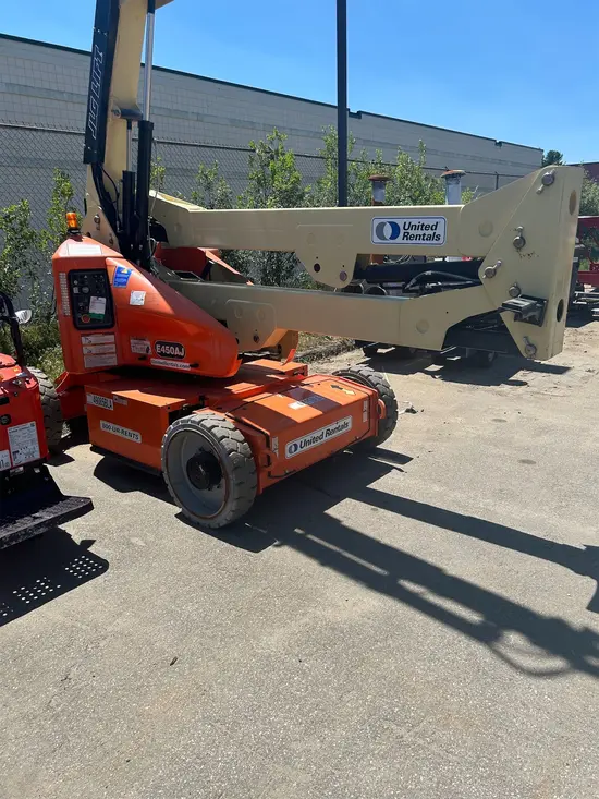 2017 JLG E450AJ Articulating Boom Lift