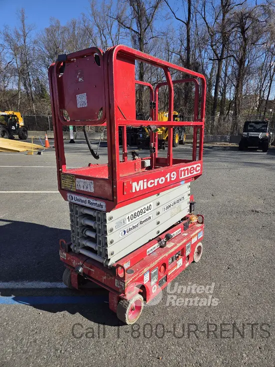 2018 MEC MICRO 19 Scissor Lift