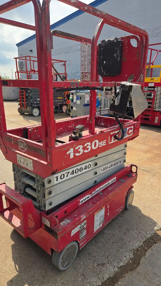 2018 MEC 1330SE Scissor Lift