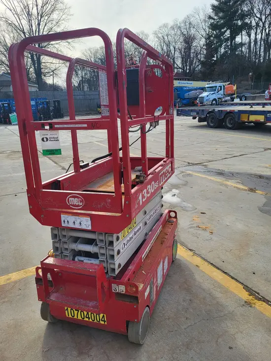 2017 MEC 1330SE Scissor Lift