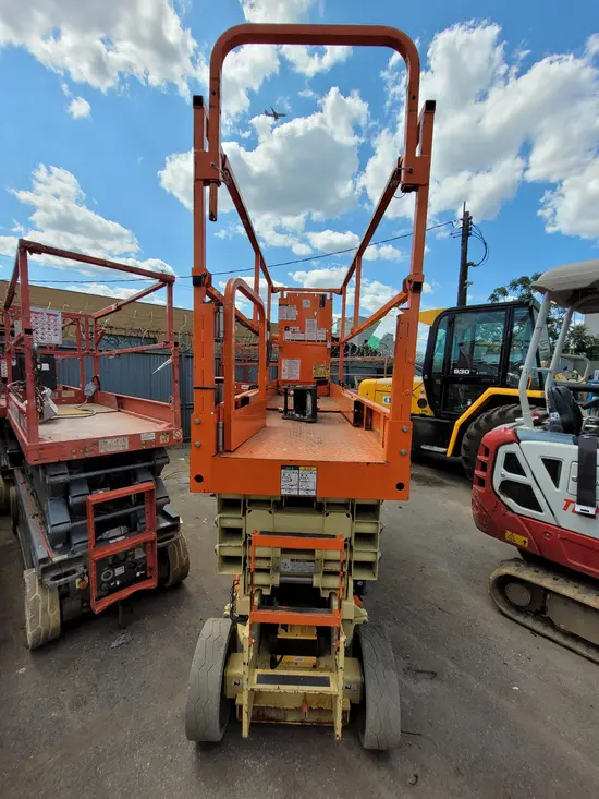 2017 JLG 2632ES Scissor Lift