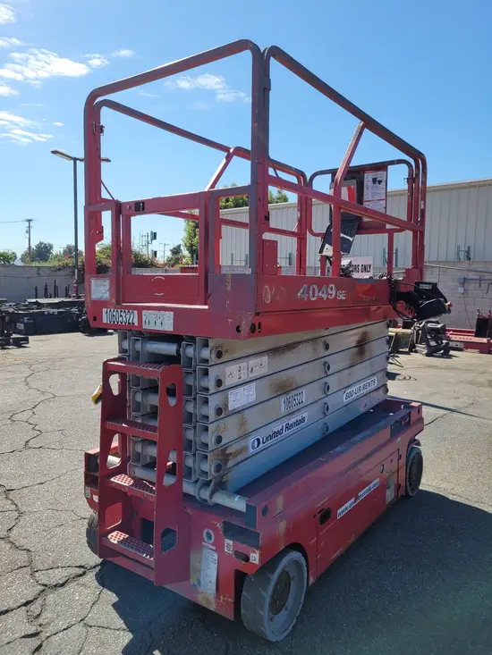 2017 MEC 4046SE Scissor Lift