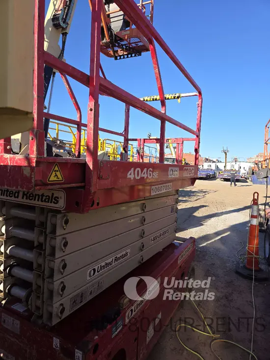 2017 MEC 4046SE Scissor Lift