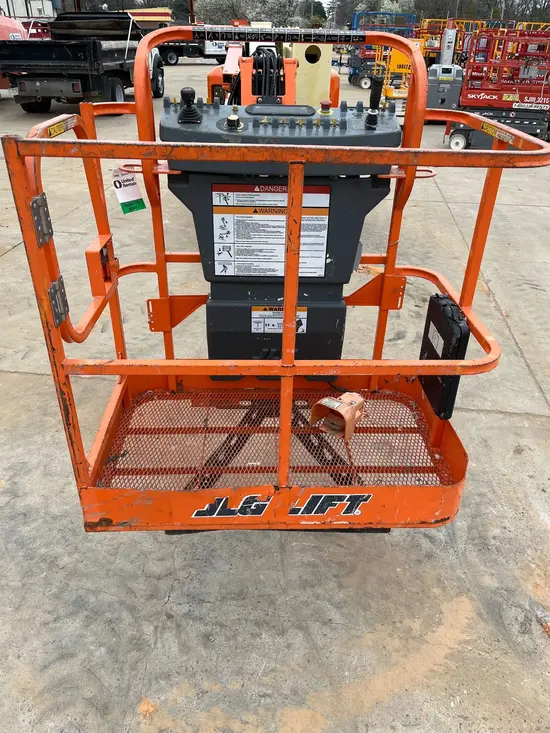2015 JLG E400AJPN Articulating Boom Lift