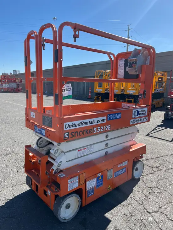 2018 Snorkel S3219E Scissor Lift