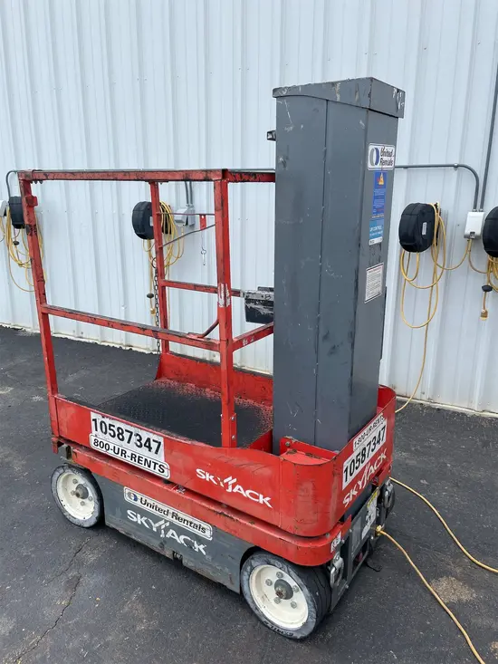 2017 Skyjack SJ16 Self-Propelled One-Person Lift