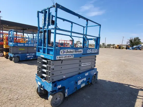 2017 Genie GS-3232 Scissor Lift