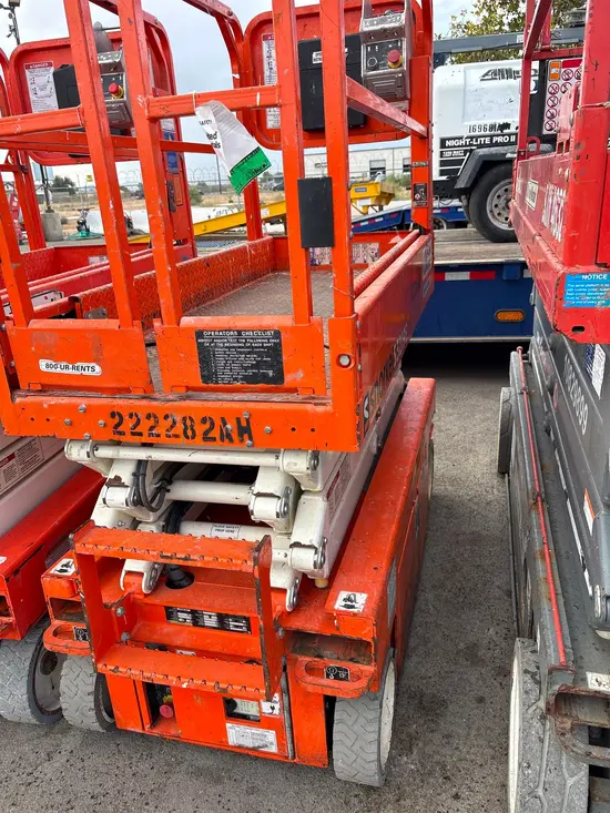 2019 Snorkel S3219E Scissor Lift