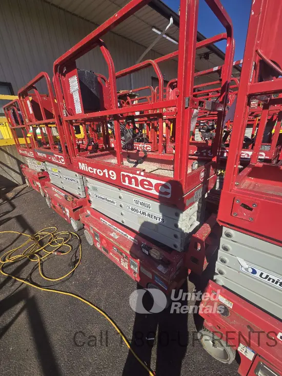 2018 MEC MICRO 19 Scissor Lift