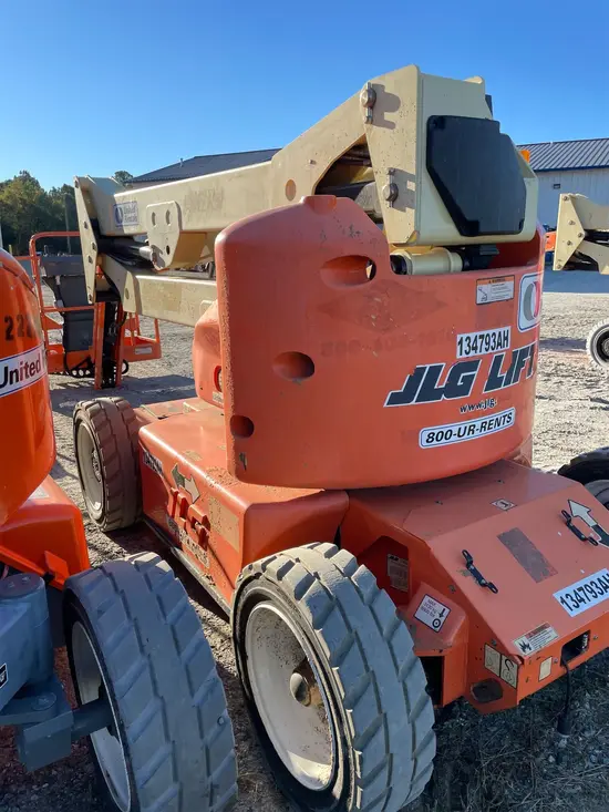 2014 JLG E450AJ Articulating Boom Lift