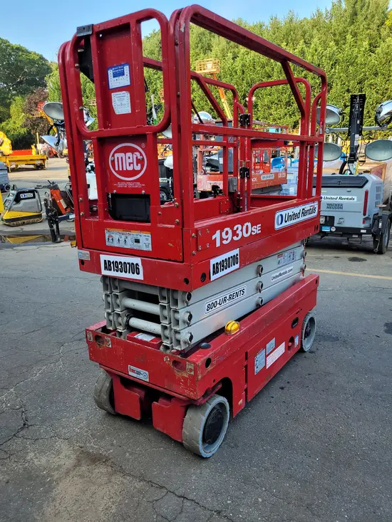 2018 MEC 1930SE Scissor Lift