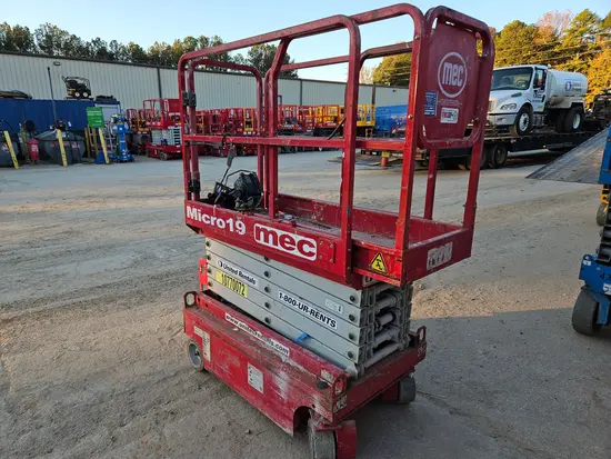2018 MEC MICRO 19 Scissor Lift