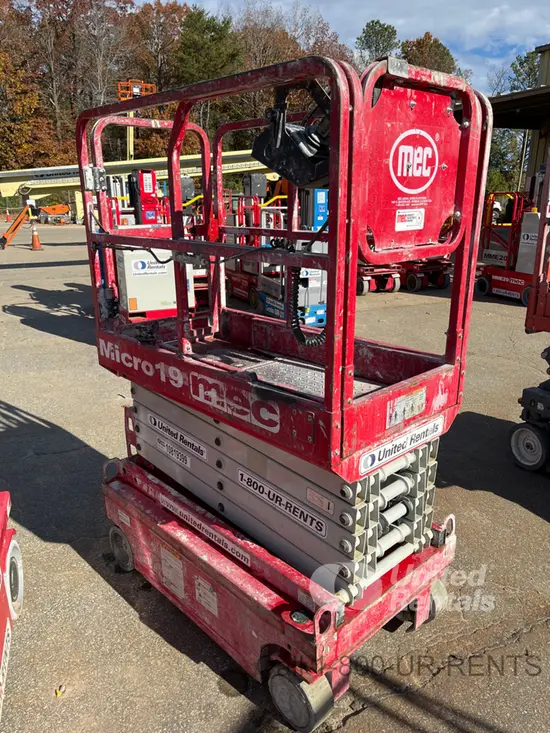 2018 MEC MICRO 19 Scissor Lift