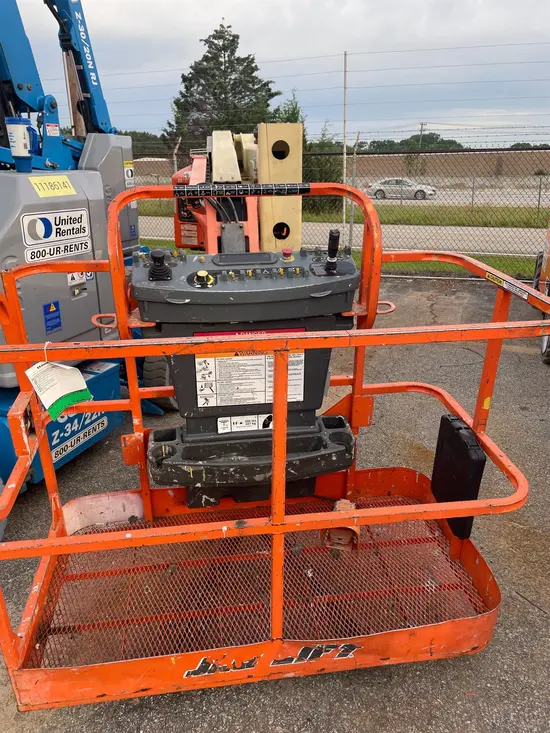 2015 JLG E450AJ Articulating Boom Lift