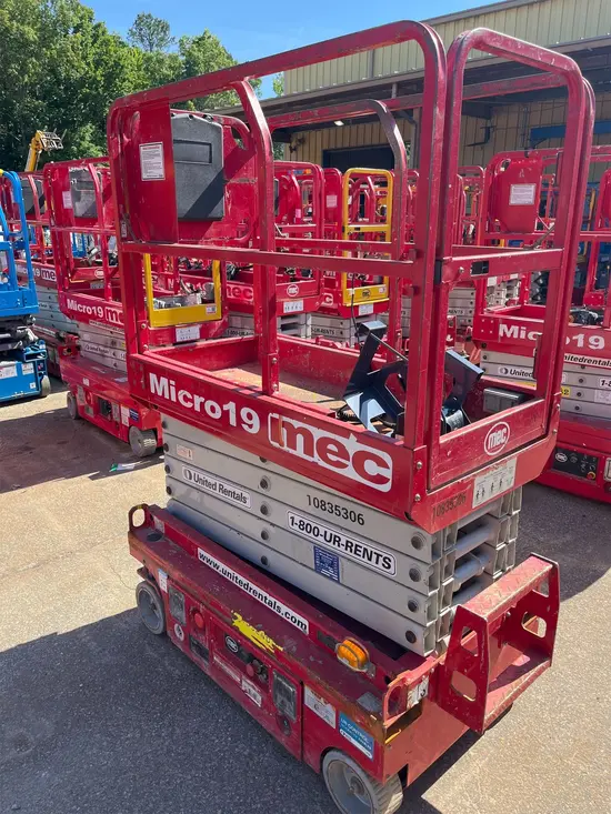2018 MEC MICRO 19 Scissor Lift