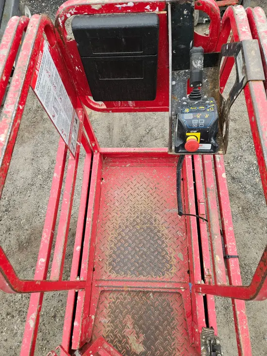 2018 MEC MICRO 19 Scissor Lift