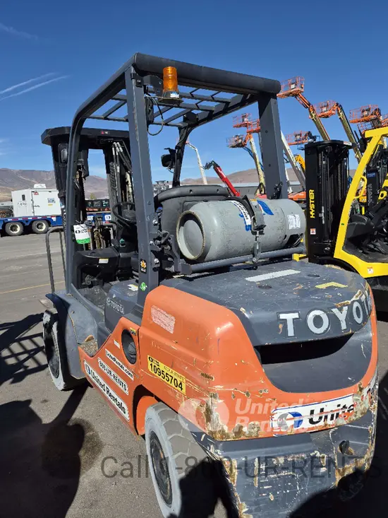 2019 Toyota 8FGU30 Warehouse Forklift