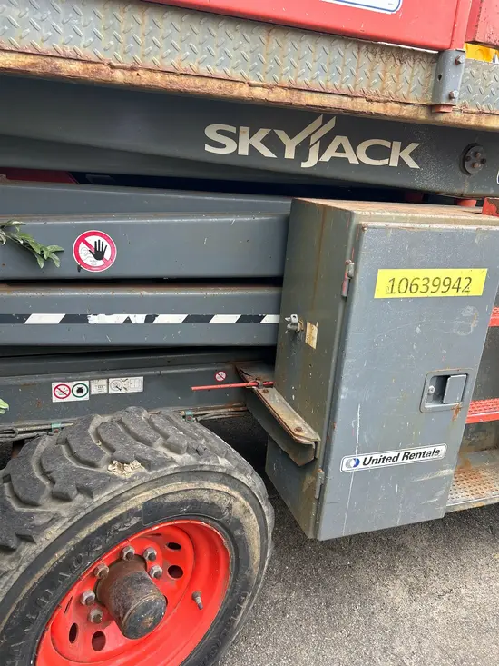 2017 Skyjack SJ8831RT Rough Terrain Scissor Lift