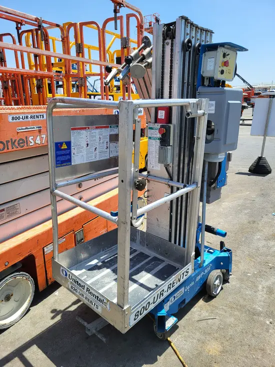 2018 Genie AWP-30SDC Pusharound Lift
