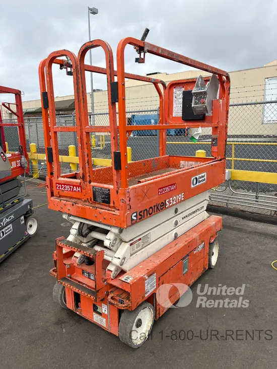 2018 Snorkel S3219E Scissor Lift