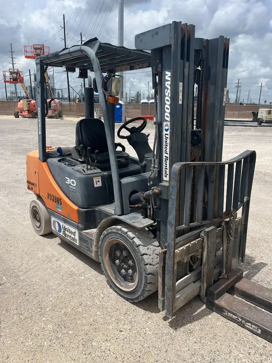 2015 Doosan D30S-7 Forklift