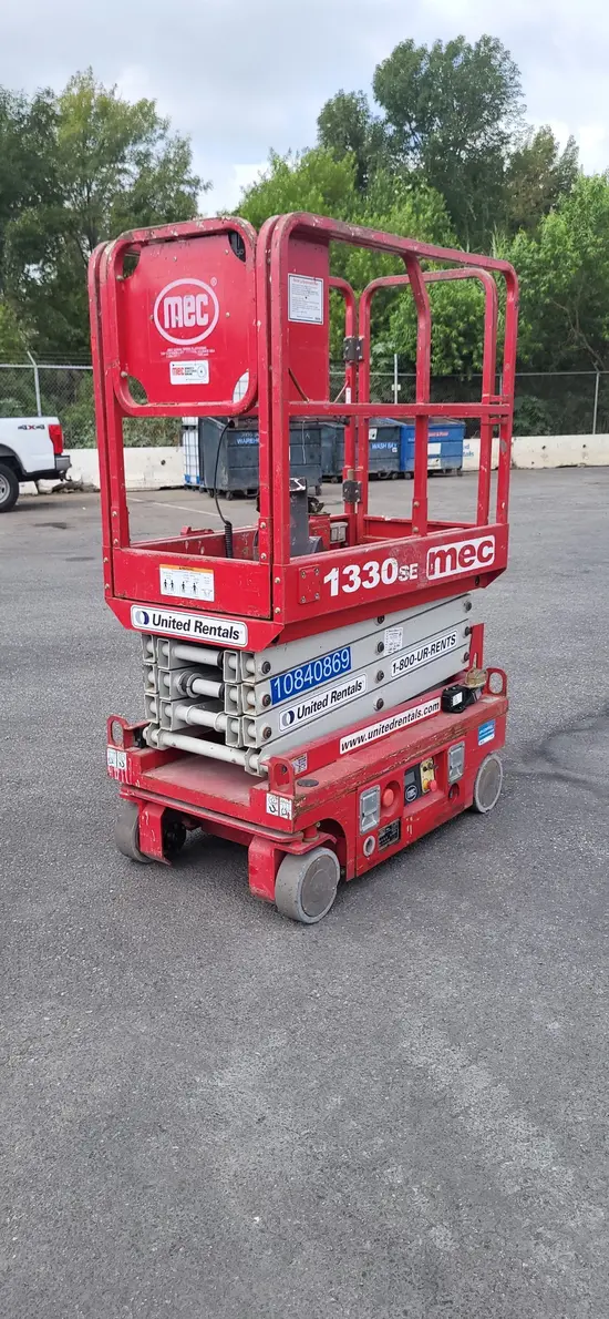 2018 MEC 1330SE Scissor Lift