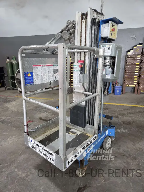 2018 Genie AWP-30SDC Pusharound Lift