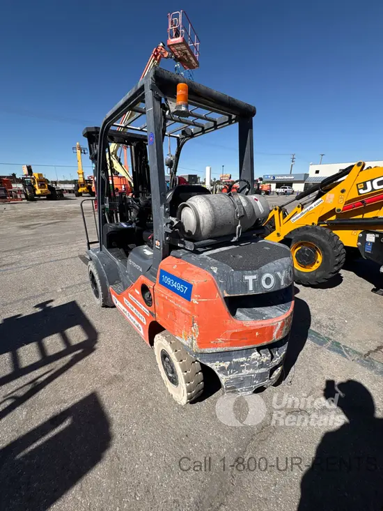 2019 Toyota 8FGU25 Warehouse Forklift