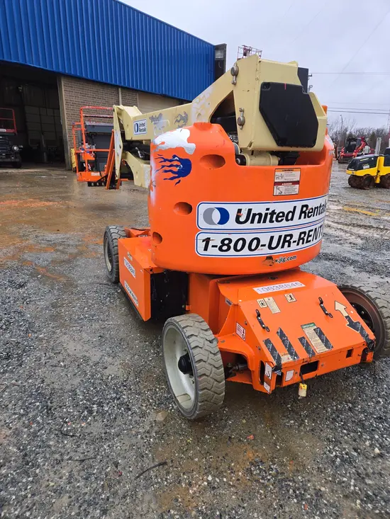 2017 JLG E400AJPN Articulating Boom Lift