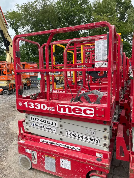2018 MEC 1330SE Scissor Lift