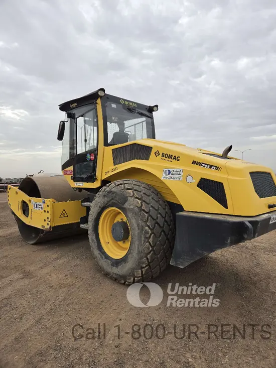 2021 BOMAG BW211D-5 Single Drum Roller