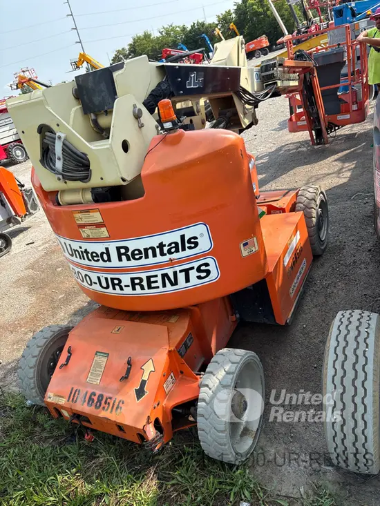 2016 JLG E400AJPN Articulating Boom Lift